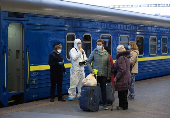 Спецпоезд отправился из Киева в Москву в связи с коронавирусом