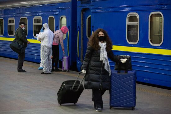 Спецпоезд отправился из Киева в Москву в связи с коронавирусом