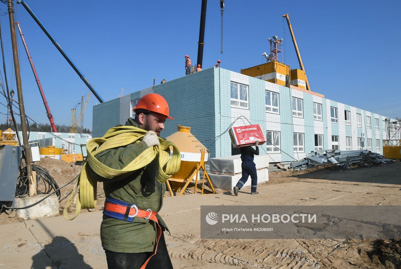 Продолжается строительство инфекционной больницы в Новой Москве