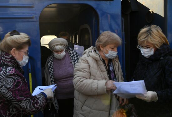 Прибытие спецпоезда с гражданами РФ из Киева 