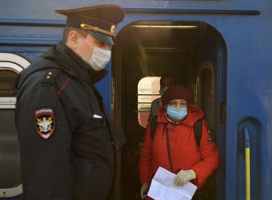 Прибытие спецпоезда с гражданами РФ из Киева 