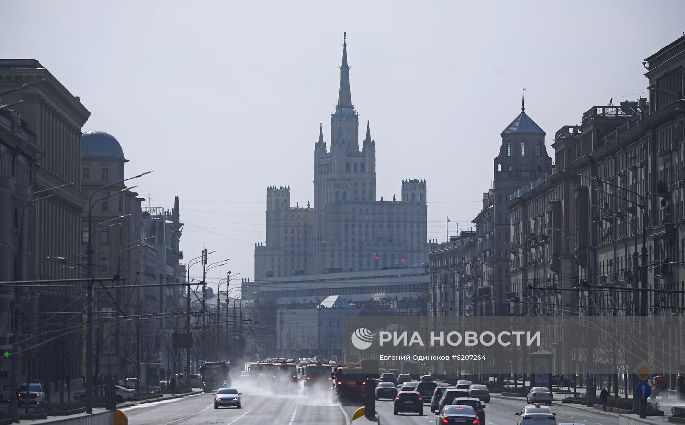 Промывка дорог и тротуаров с использованием специального моющего средства