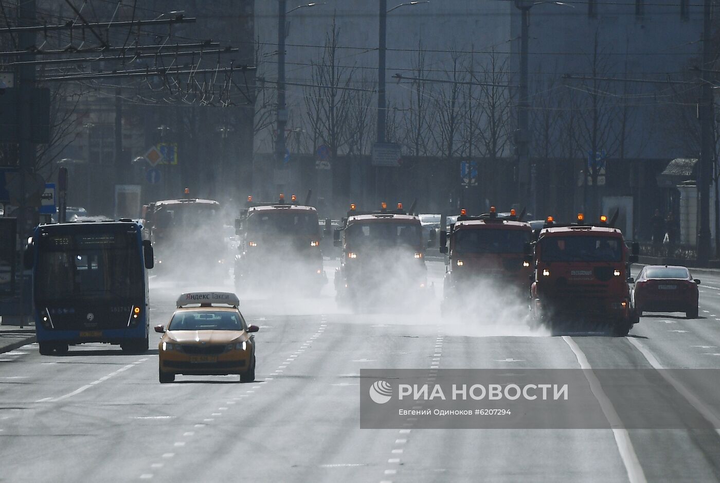 Промывка дорог и тротуаров с использованием специального моющего средства