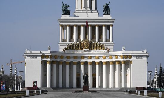 Закрытие парков в Москве