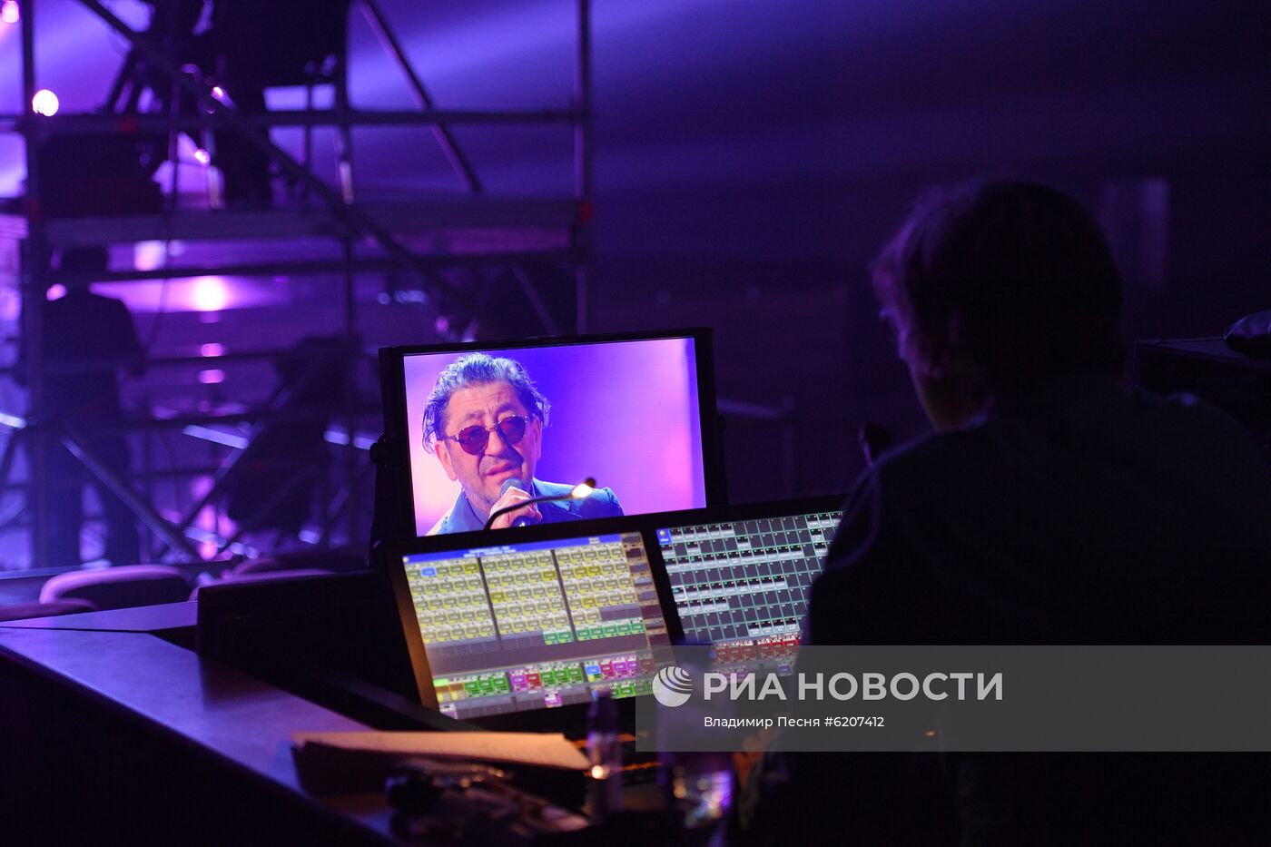 Онлайн-концерт "Русского радио" в Москве