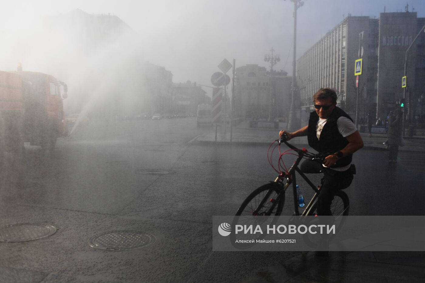 Промывка дорог и тротуаров с использованием специального моющего средства