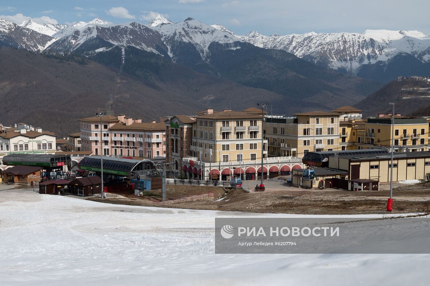 Закрытие горнолыжных курортов Красной Поляны