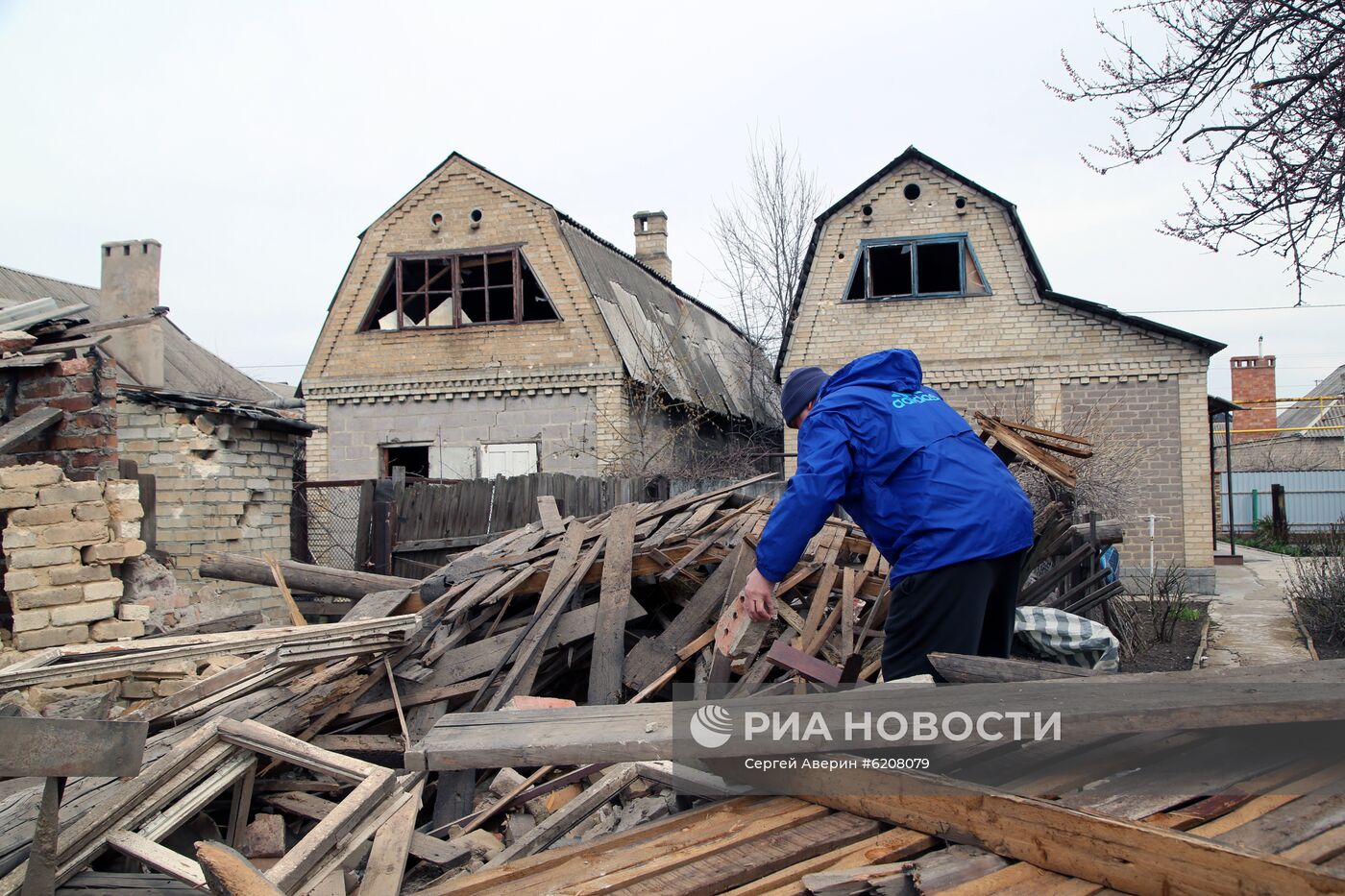 Последствия обстрела в Донецке