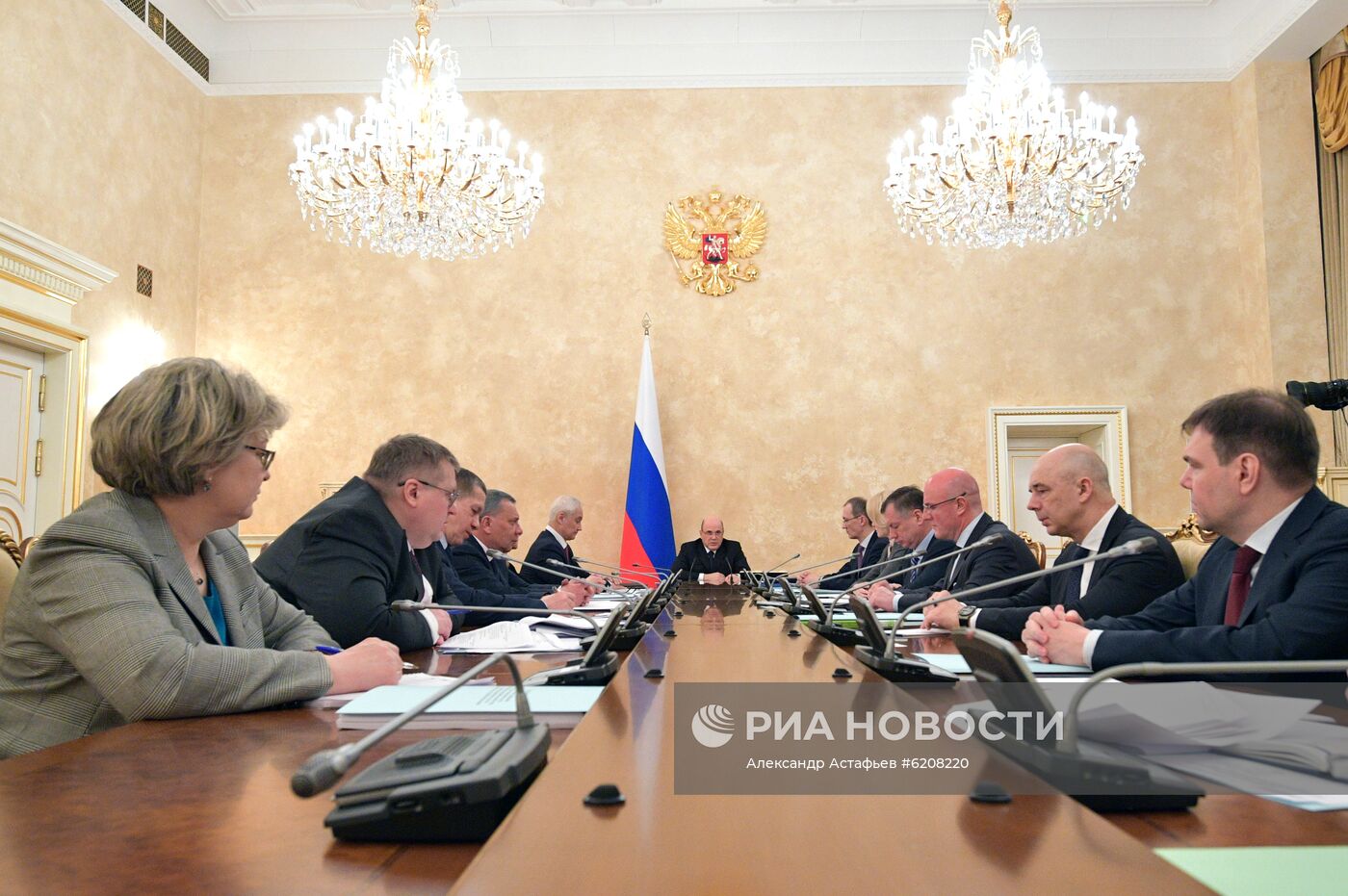Премьер-министр РФ М. Мишустин провел совещание с вице-премьерами