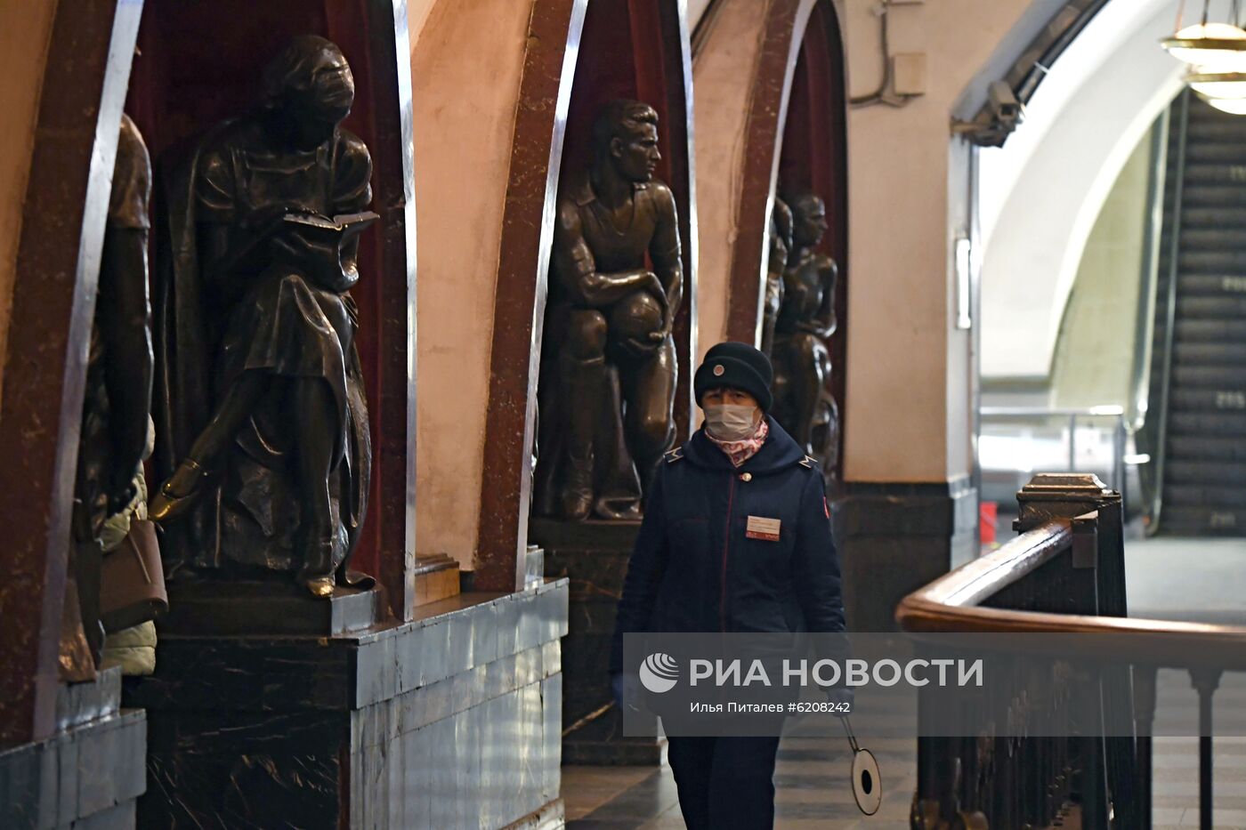 В Москве введен режим самоизоляции для всех жителей