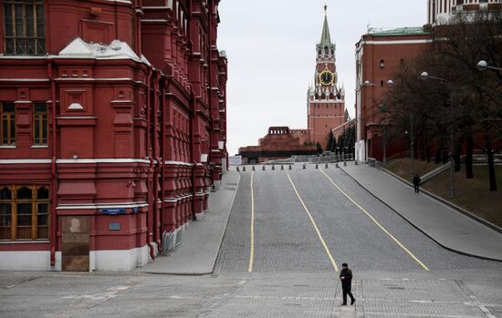 В Москве введен режим самоизоляции для всех жителей