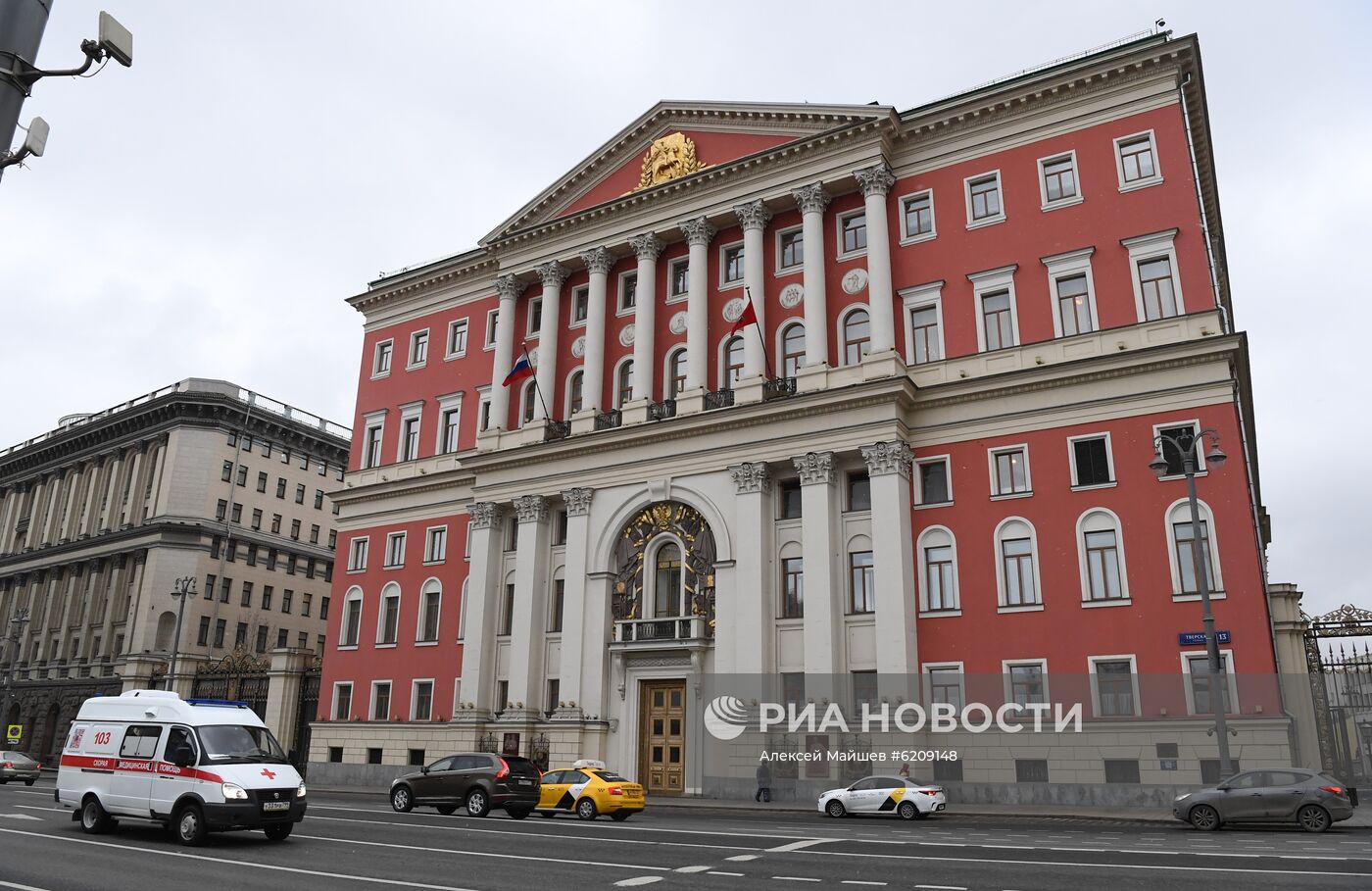 В Москве введен режим самоизоляции для всех жителей