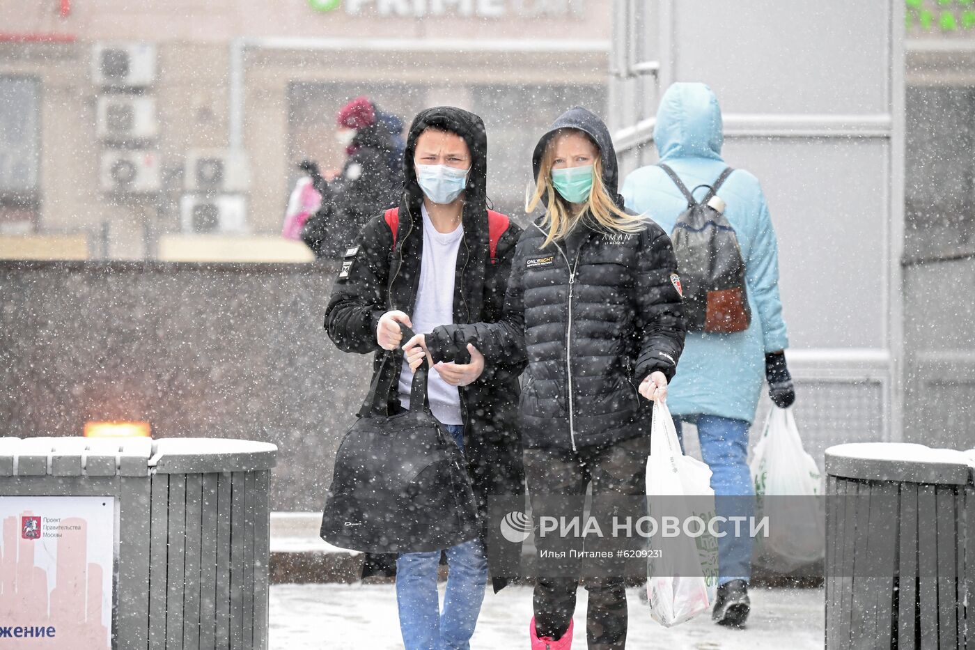 Снег в Москве