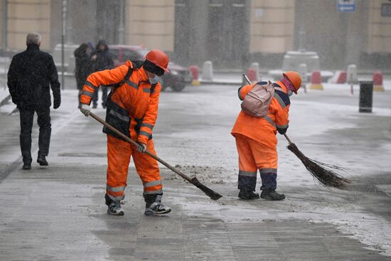 Снег в Москве