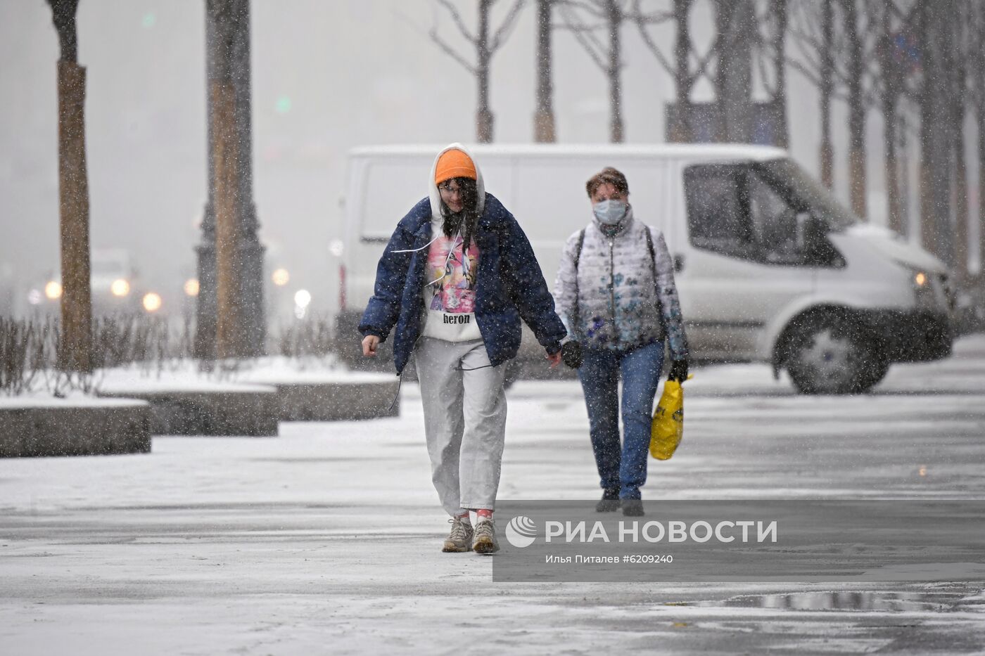 Снег в Москве