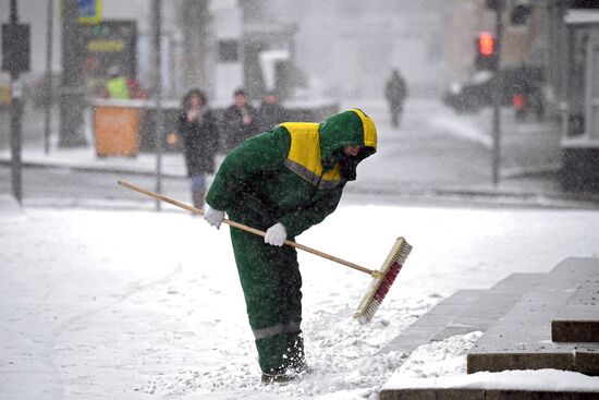 Снег в Москве