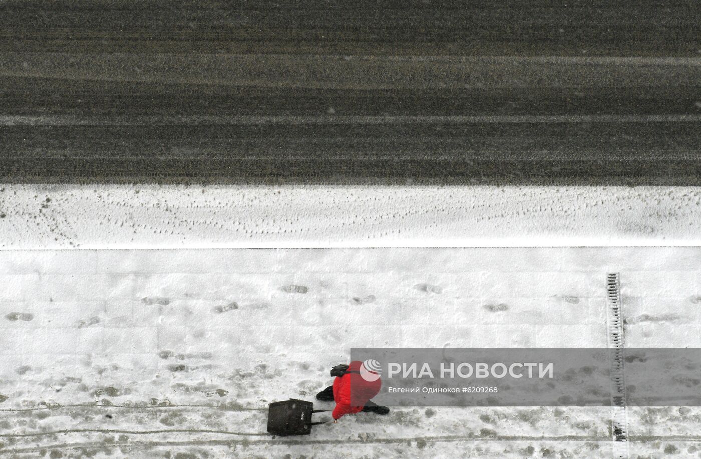 Снег в Москве