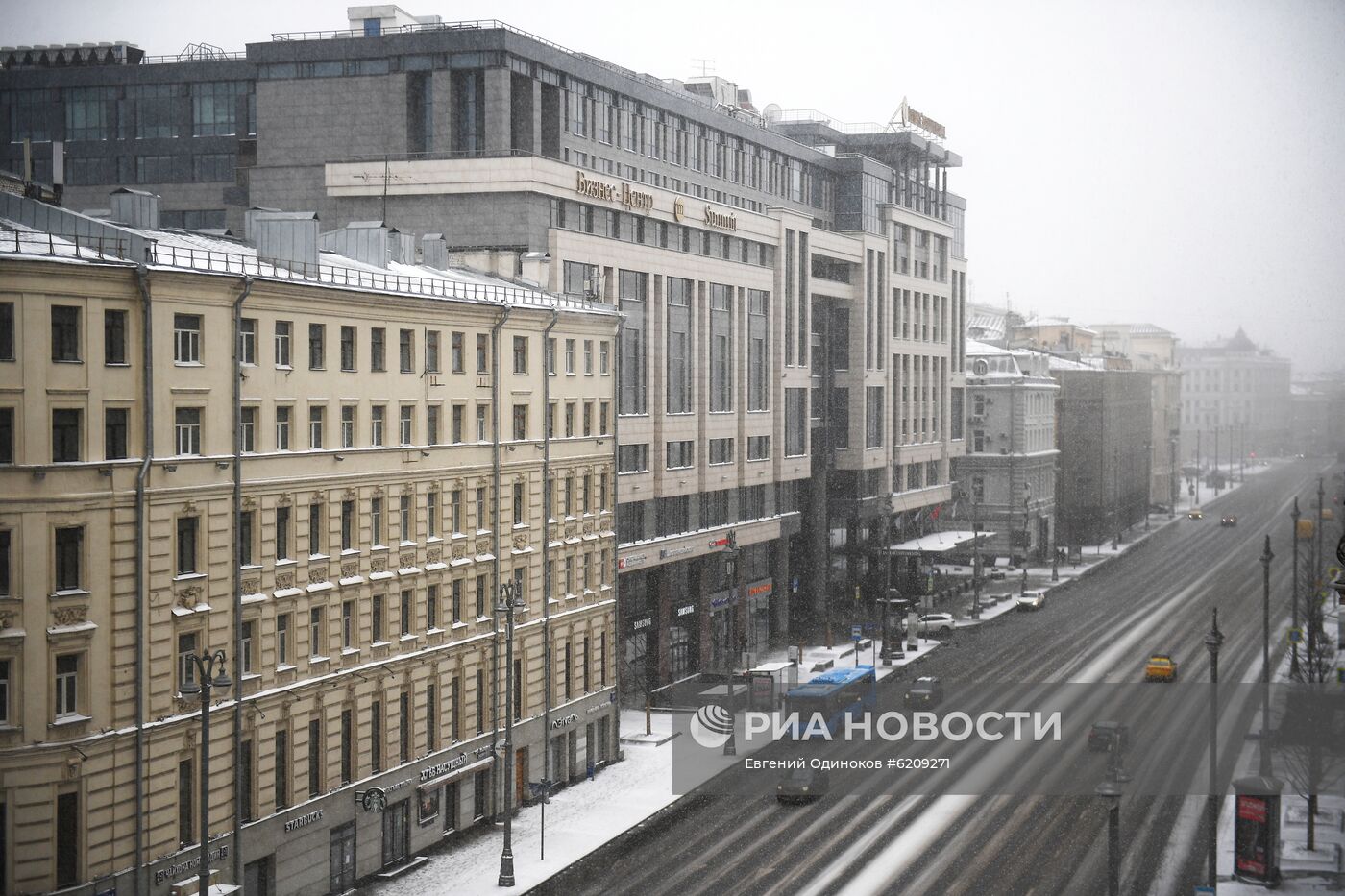 Снег в Москве