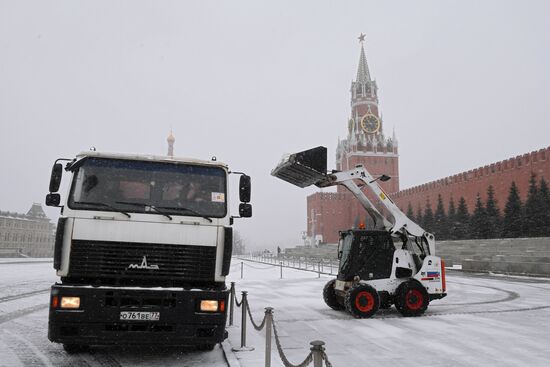 Снег в Москве
