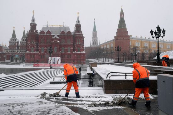 Снег в Москве