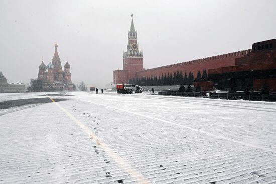 Снег в Москве