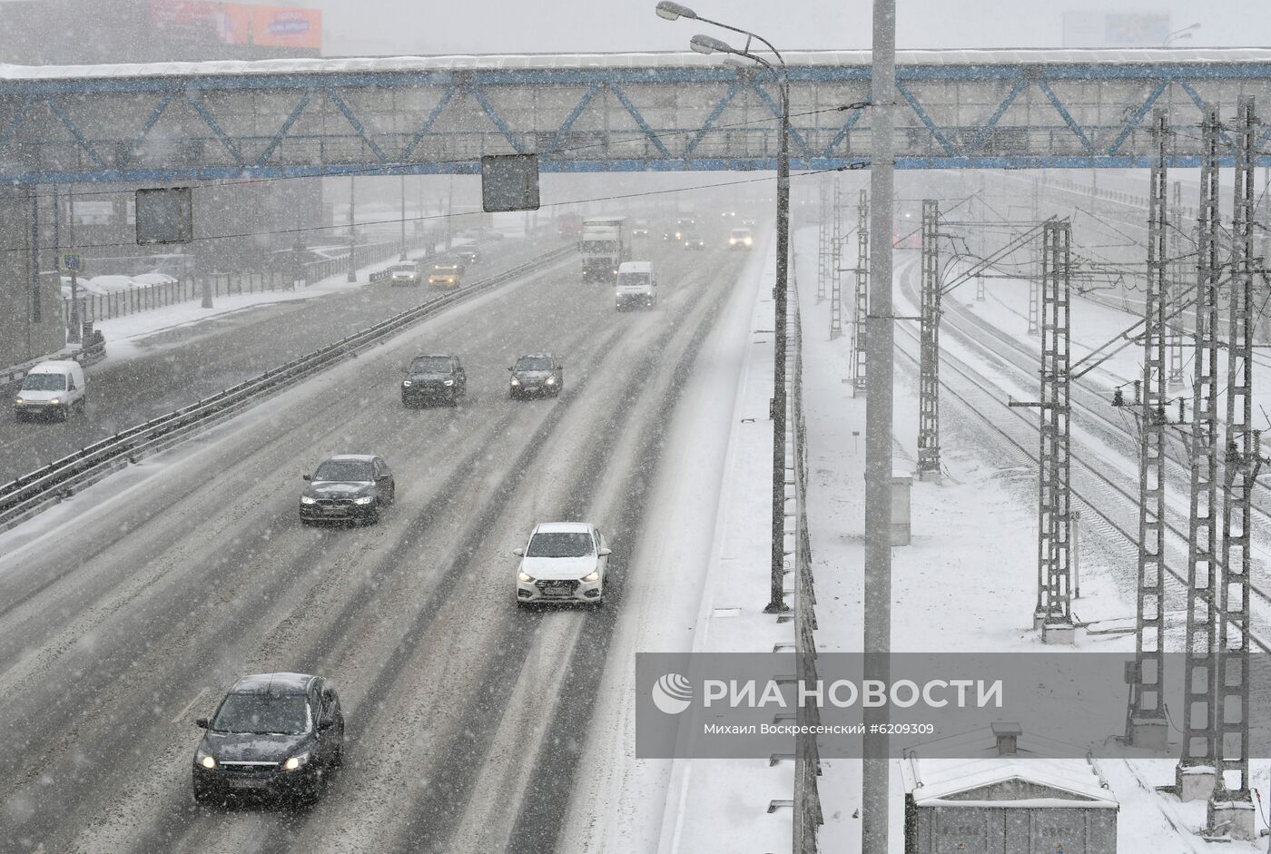 Дороги в Москве стали свободнее в связи с самоизоляцией