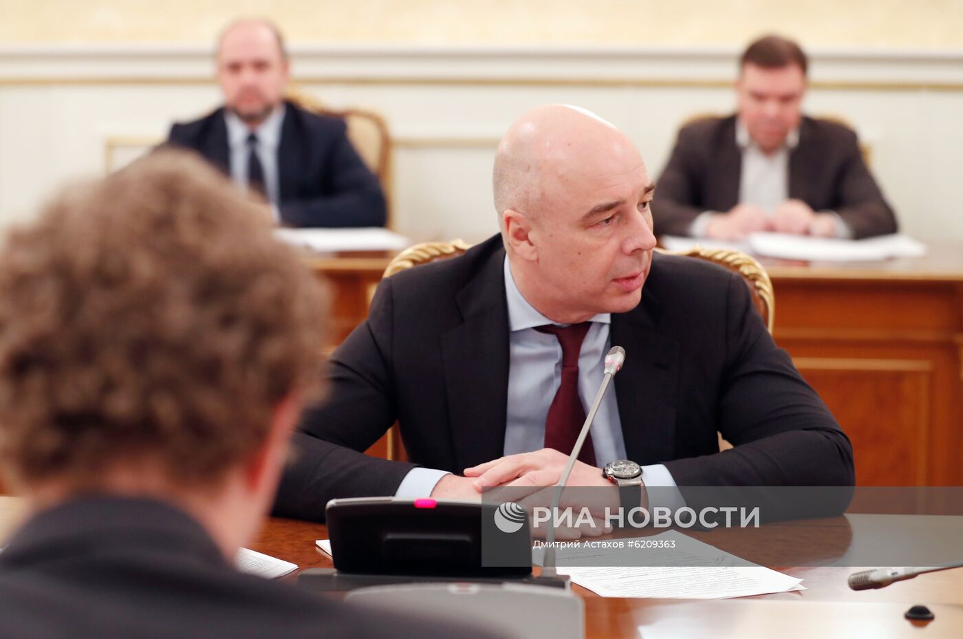 Премьер-министр РФ М. Мишустин провел совещание по экономическим вопросам