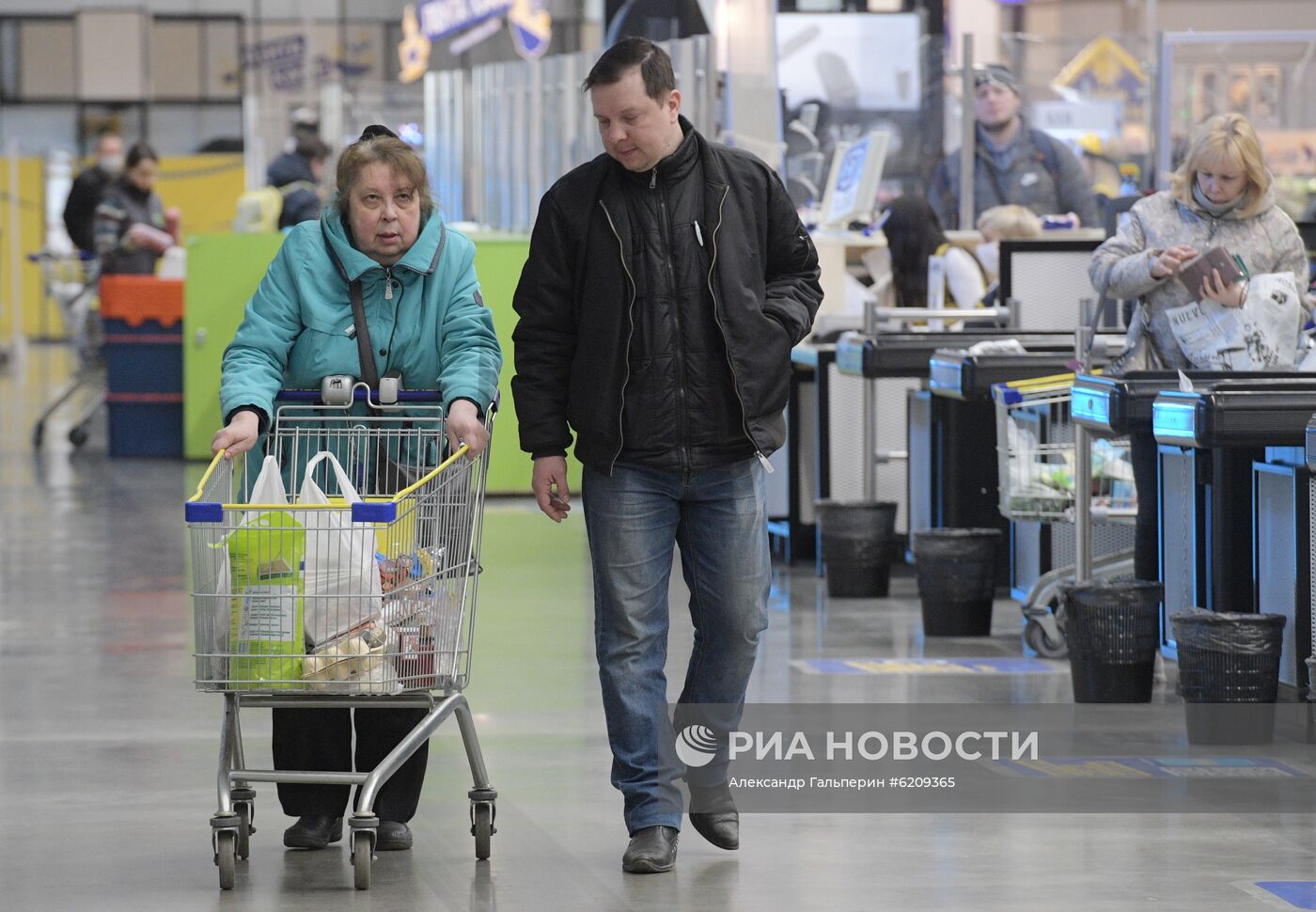 Гипермаркет "Лента" в Санкт-Петербурге