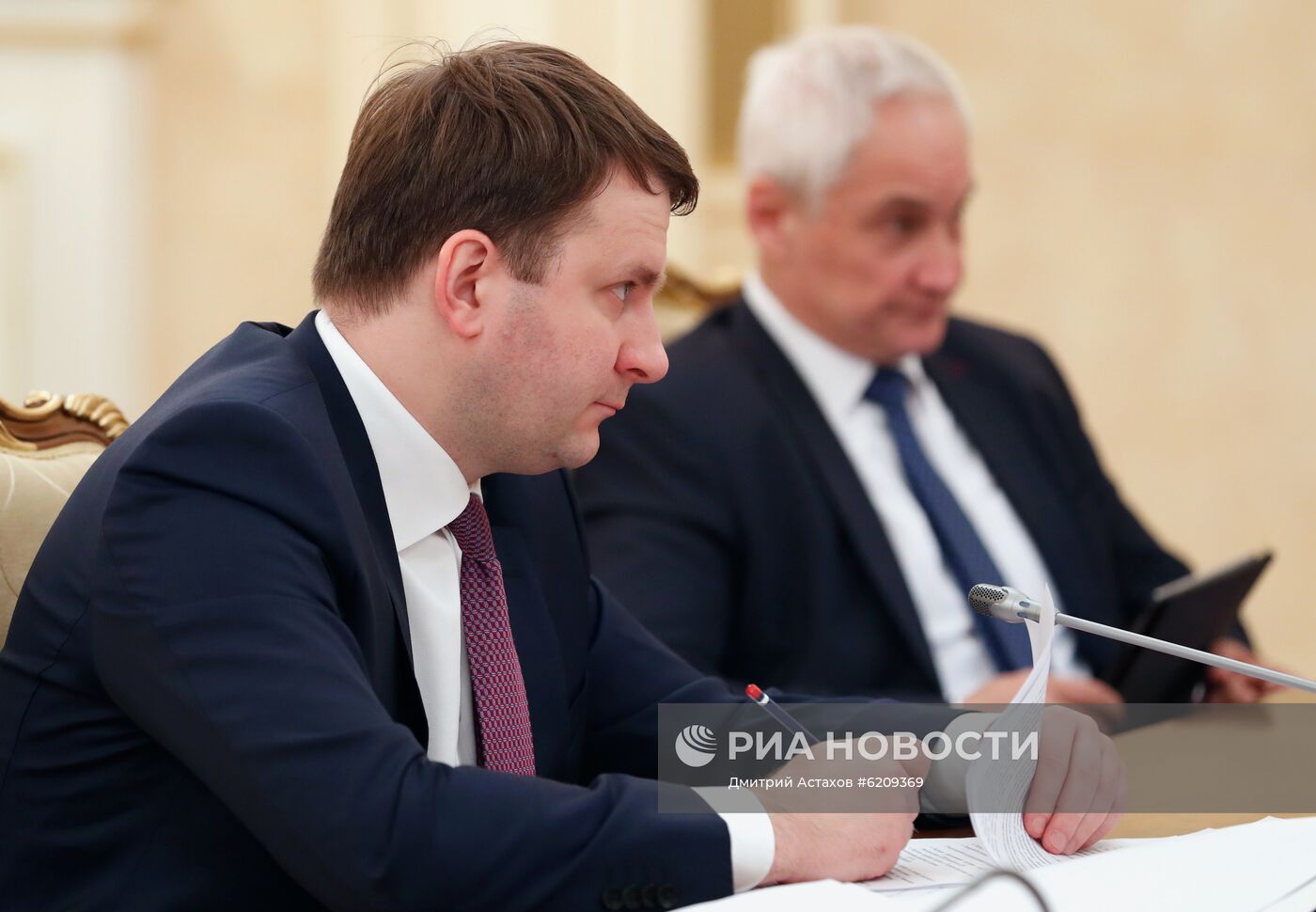 Премьер-министр РФ М. Мишустин провел совещание по экономическим вопросам