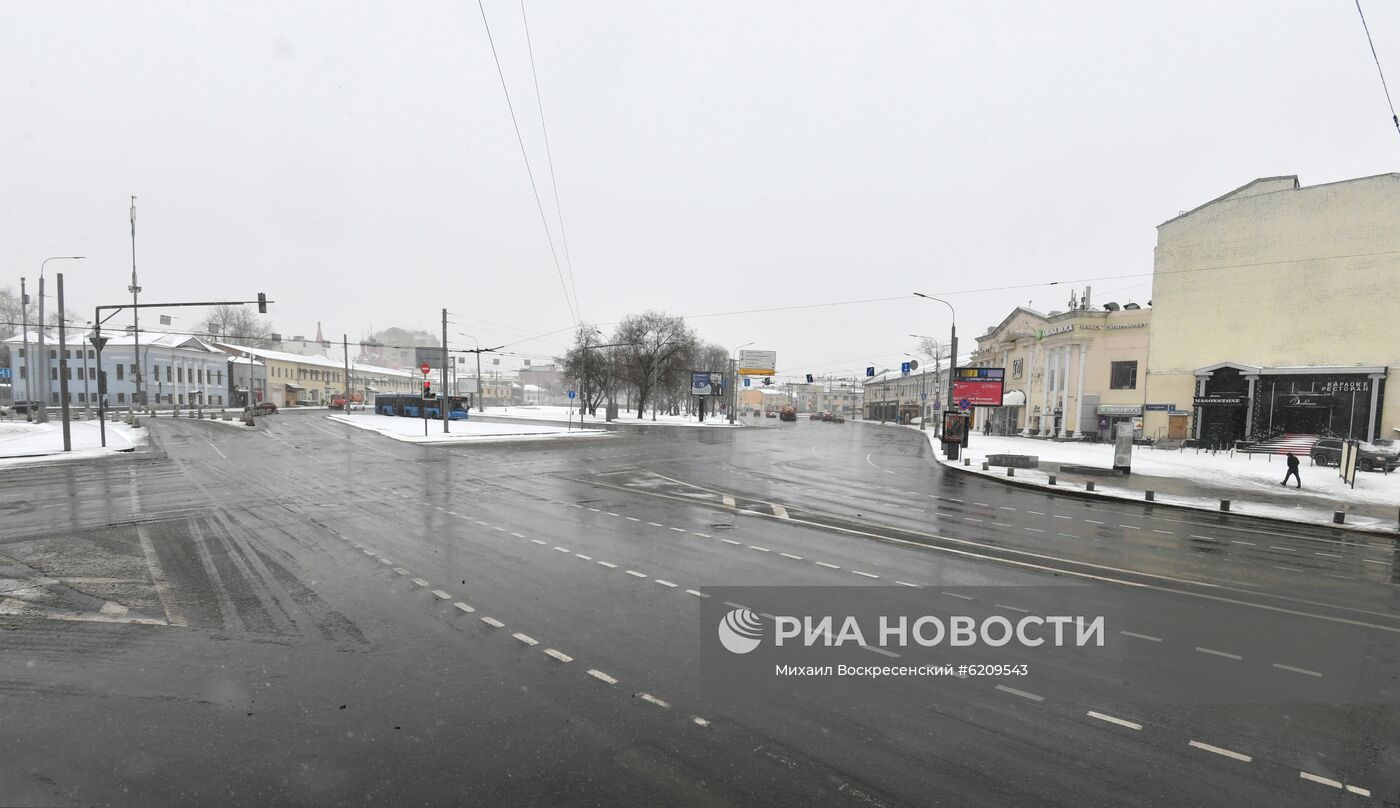 Дороги в Москве стали свободнее в связи с самоизоляцией