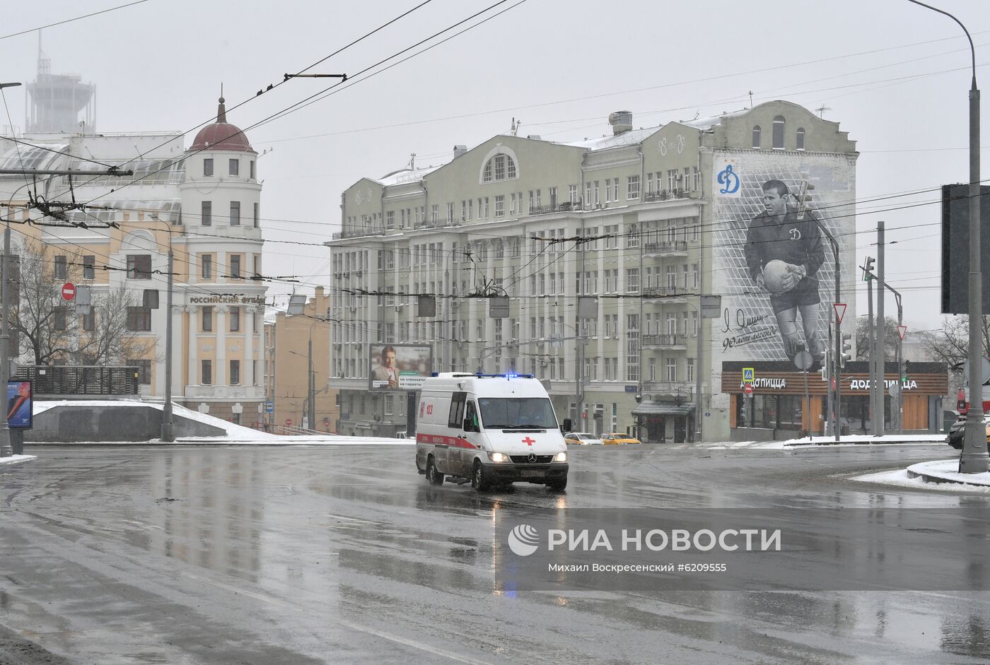 Дороги в Москве стали свободнее в связи с самоизоляцией