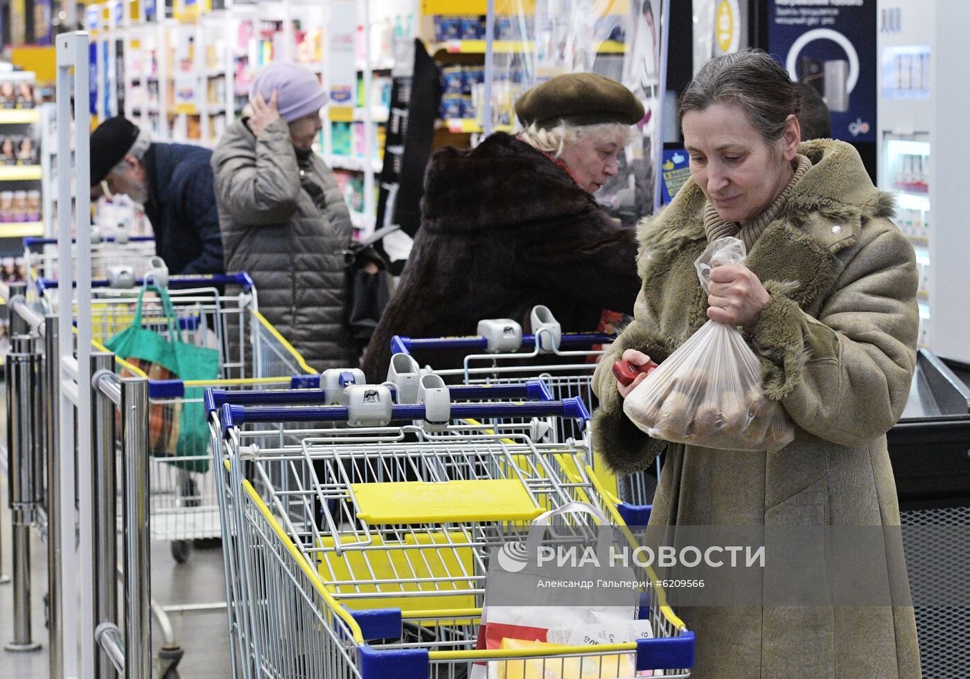 Гипермаркет "Лента" в Санкт-Петербурге