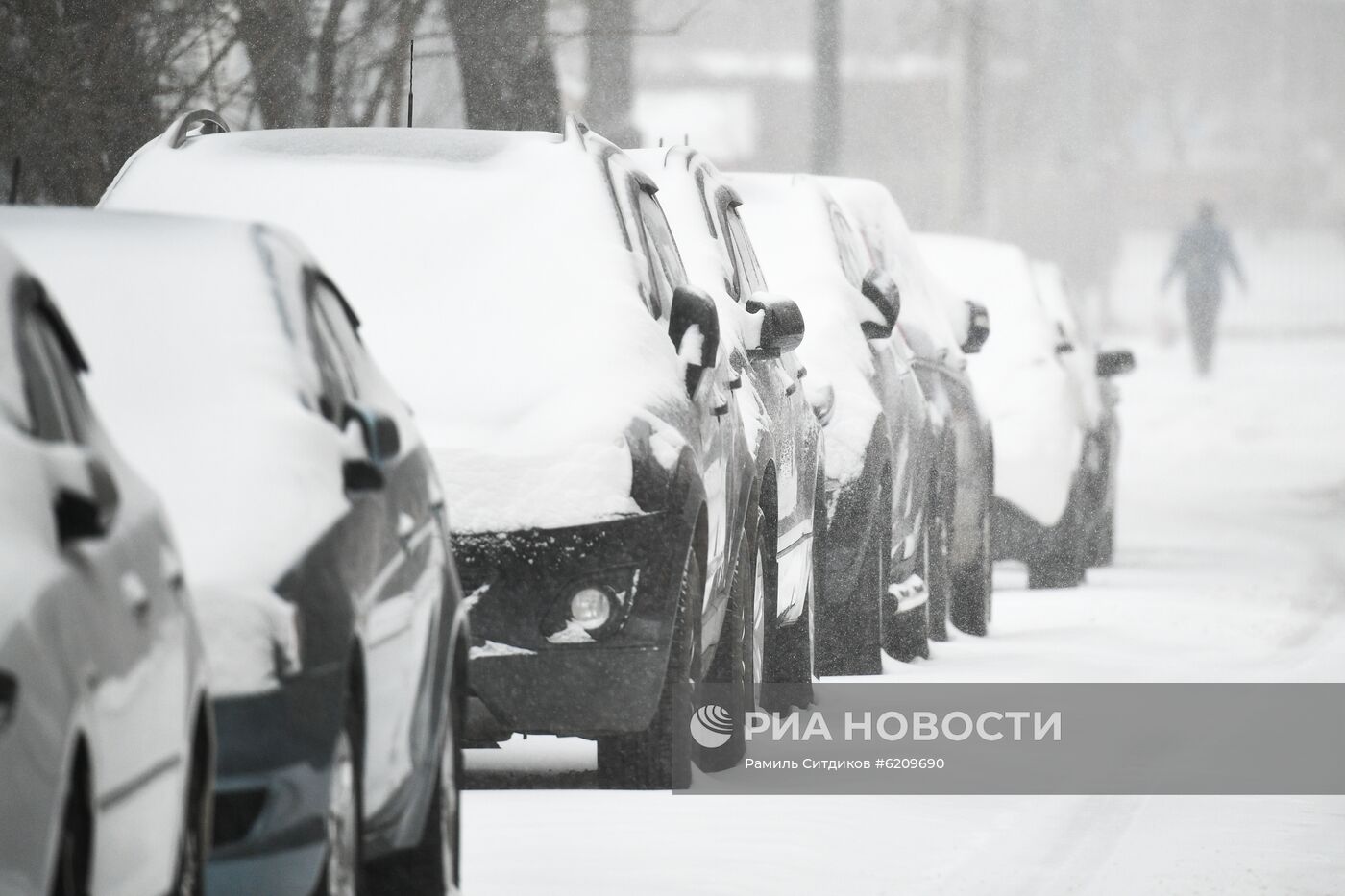 Снег в Москве