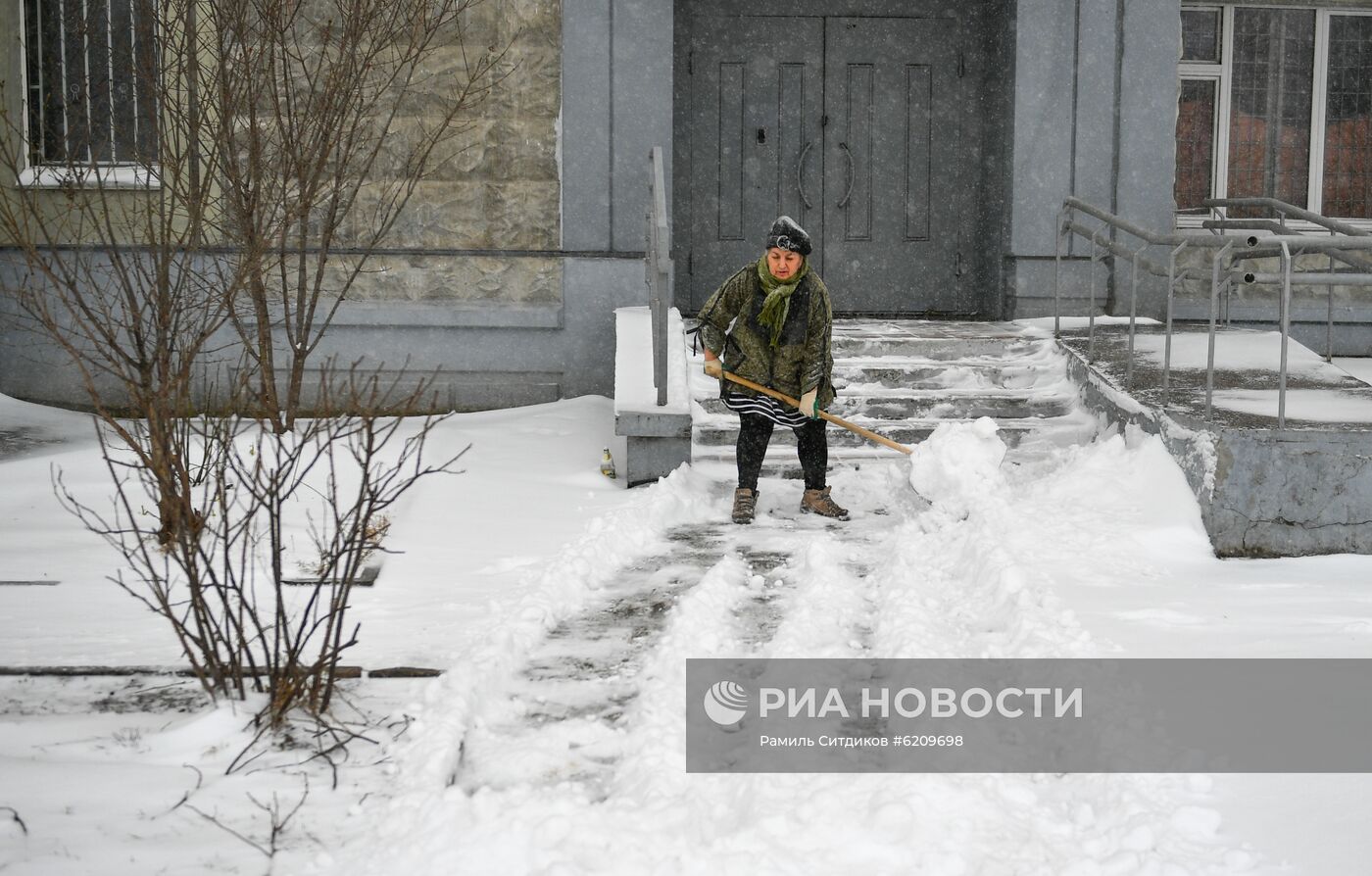 Снег в Москве