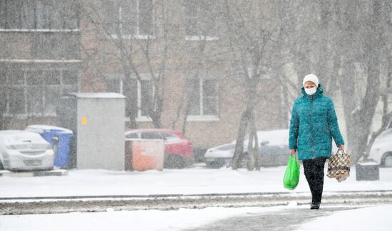 Снег в Москве