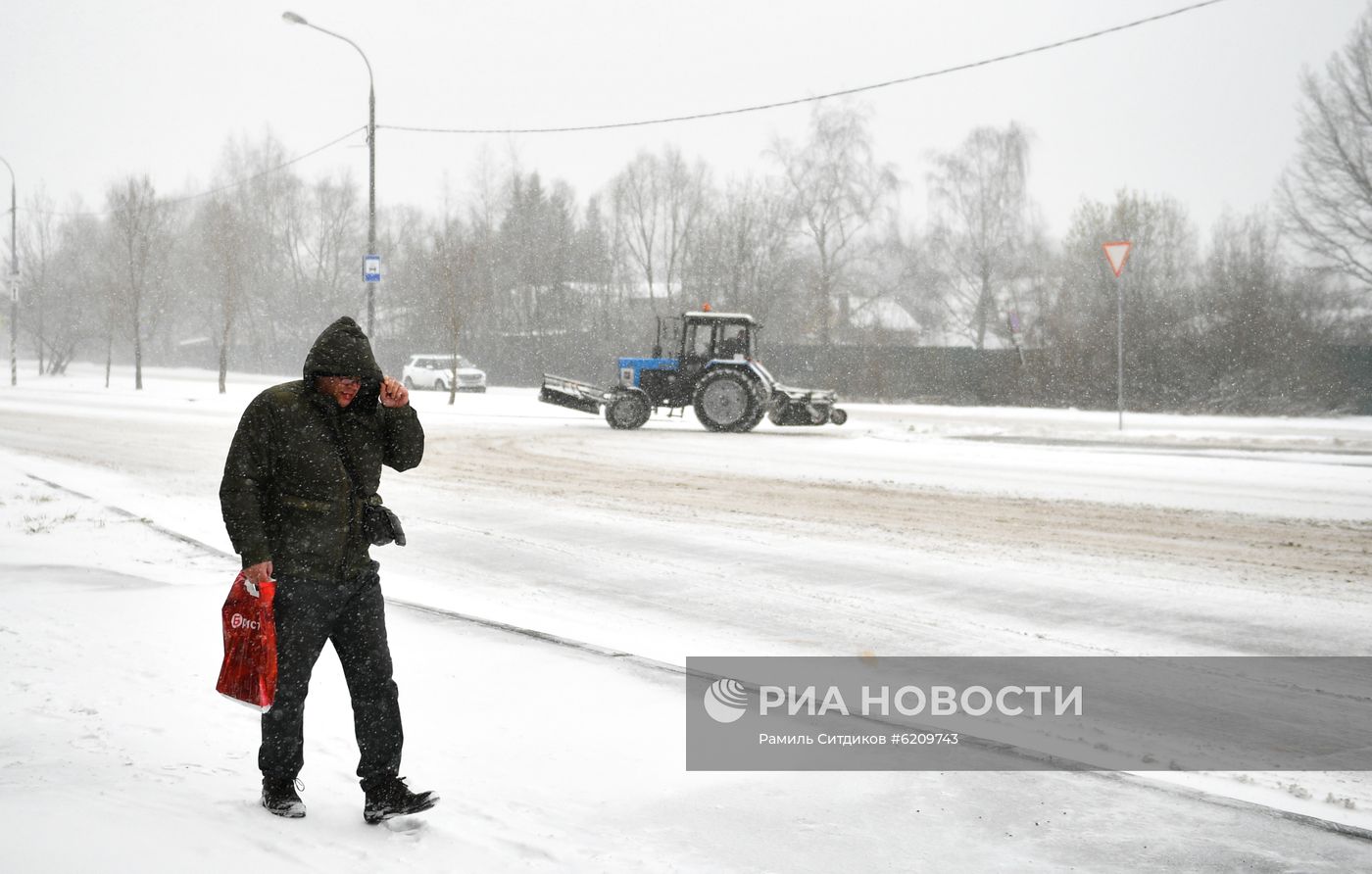 Снег в Москве