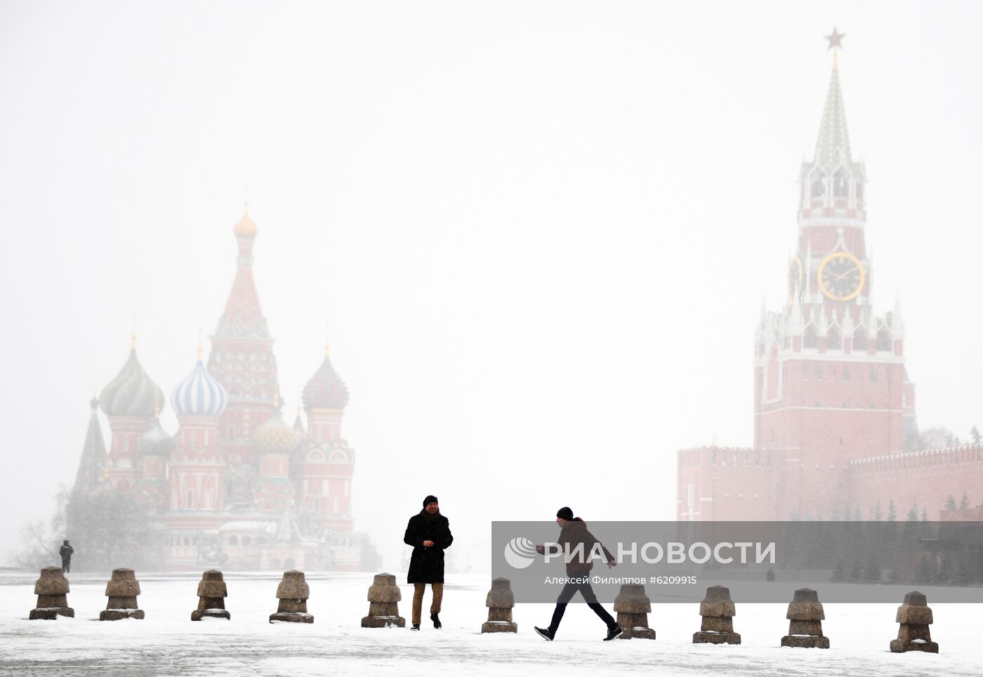 Снег в Москве