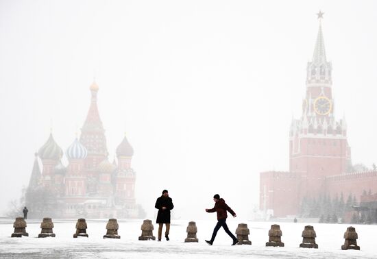 Снег в Москве