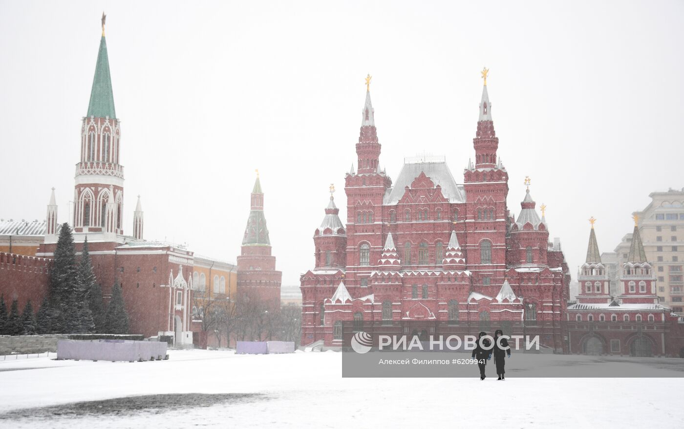 Снег в Москве