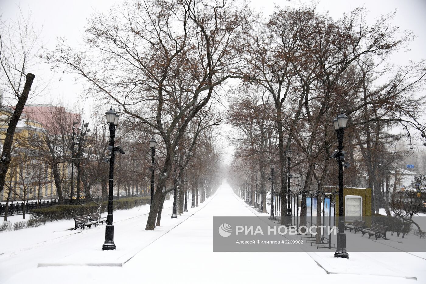 Снег в Москве