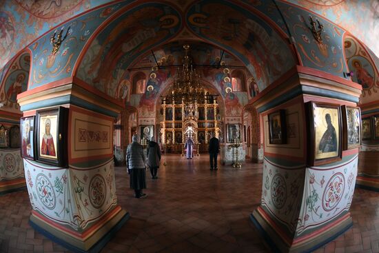Литургия в храме Казанской иконы Божией Матери в Котельниках