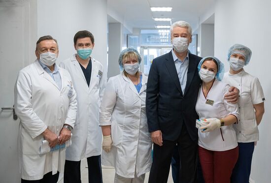 Мэр Москвы С. Собянин посетил лечебный корпус № 6 больницы им. Спасокукоцкого