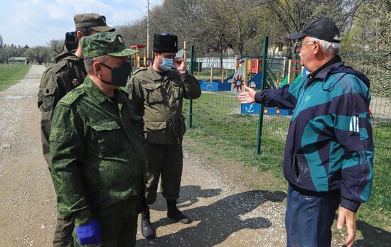 На Ставрополье казаки следят за соблюдением "домашнего режима"