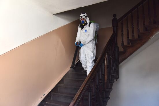 Дезинфекция общественного пространства на Украине в связи с коронавирусом