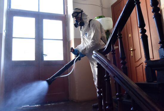 Дезинфекция общественного пространства на Украине в связи с коронавирусом