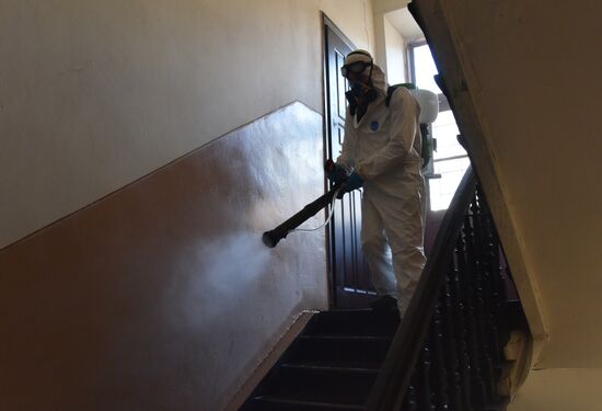 Дезинфекция общественного пространства на Украине в связи с коронавирусом