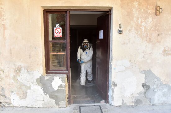 Дезинфекция общественного пространства на Украине в связи с коронавирусом