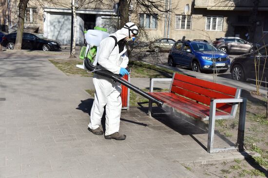 Дезинфекция общественного пространства на Украине в связи с коронавирусом