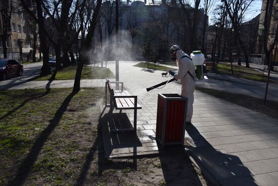 Дезинфекция общественного пространства на Украине в связи с коронавирусом