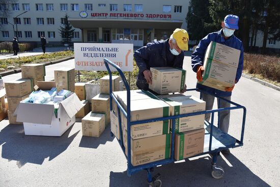 Китай отправил Украине медицинскую помощь для борьбы с коронавирусом